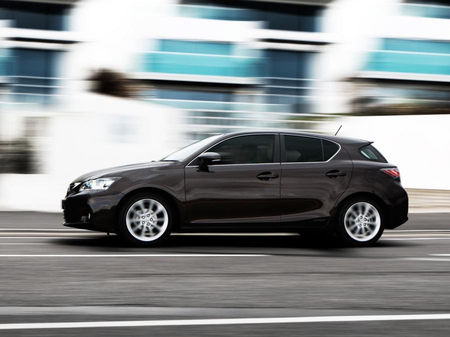  Lexus CT200h 2010 года  (UK) (фото 7 из 27)